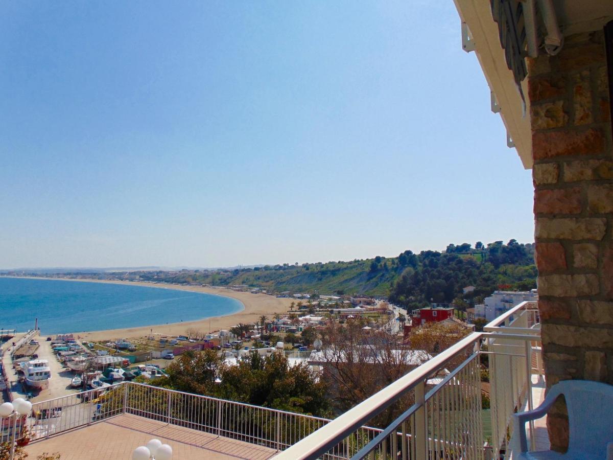Ferienwohnung N019 - Numana, Prestigioso Quadrilocale Vista Mare Exterior foto